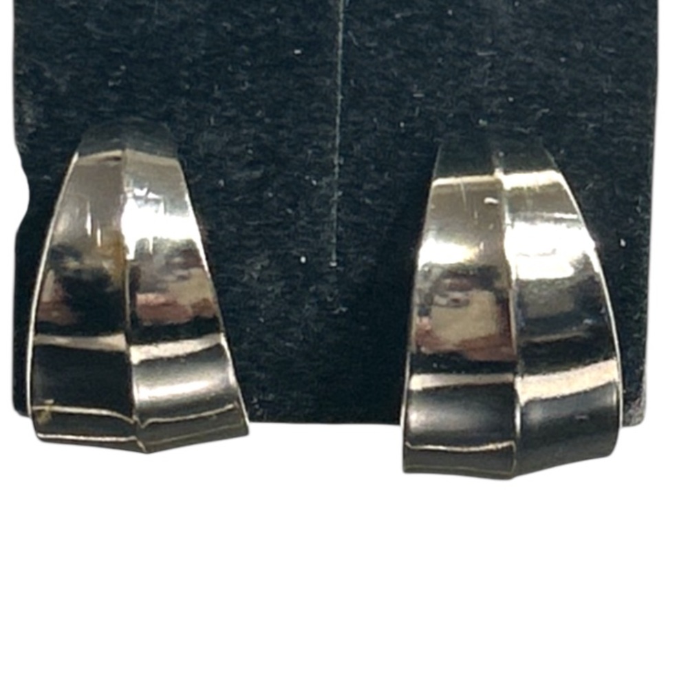 Vintage 90s beveled Hoop Earrings Clip on Silver Polished 1" X 1"